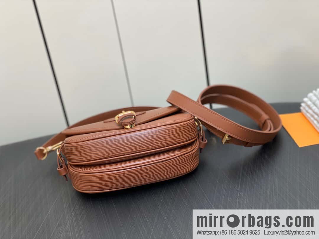 [Original order boutique] M23470 dark brown M23471 caramel M23469 epi saddle bag series SAUMUR BB handbag