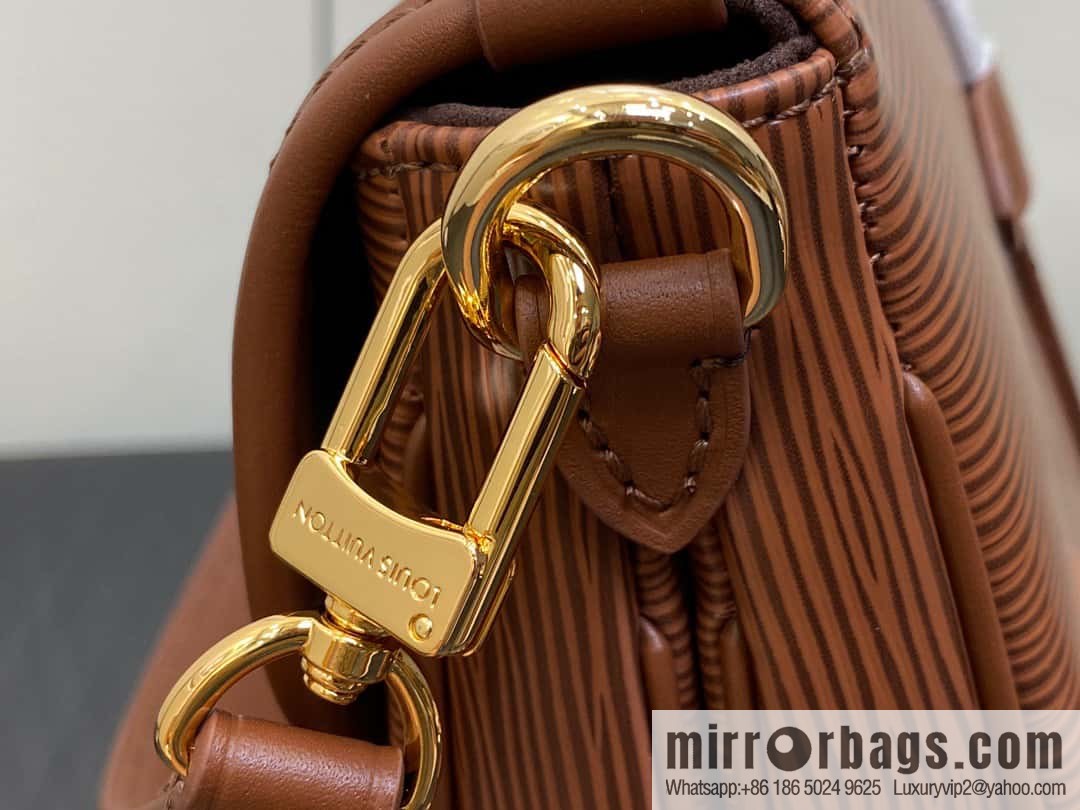 [Original order boutique] M23470 dark brown M23471 caramel M23469 epi saddle bag series SAUMUR BB handbag