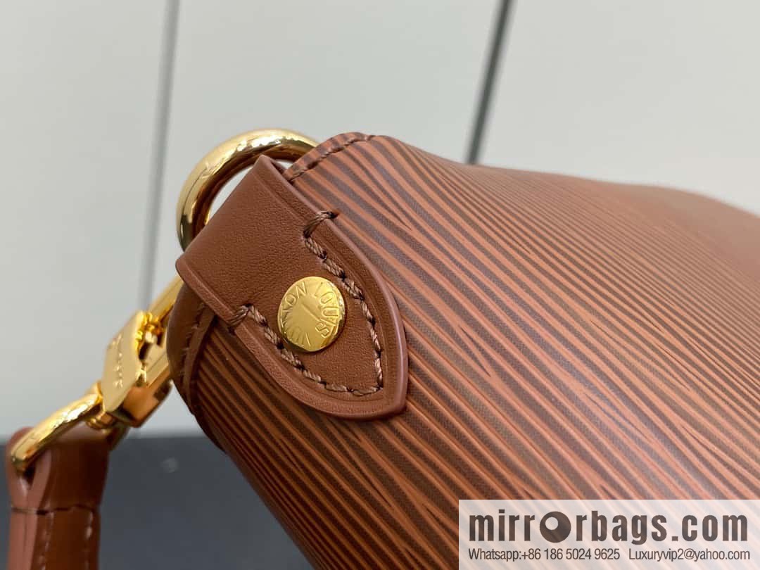 [Original order boutique] M23470 dark brown M23471 caramel M23469 epi saddle bag series SAUMUR BB handbag