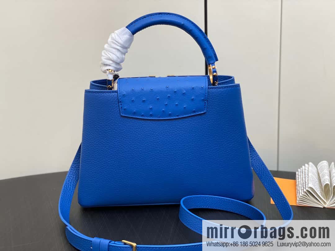 [Original order boutique] M81409 blue ostrich, full leather cap that English series Capucines small handbag