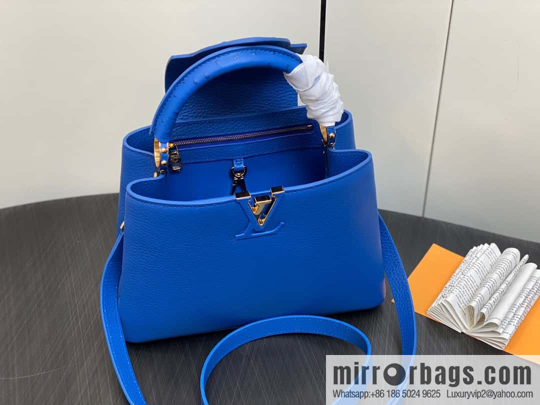 [Original order boutique] M81409 blue ostrich, full leather cap that English series Capucines small handbag