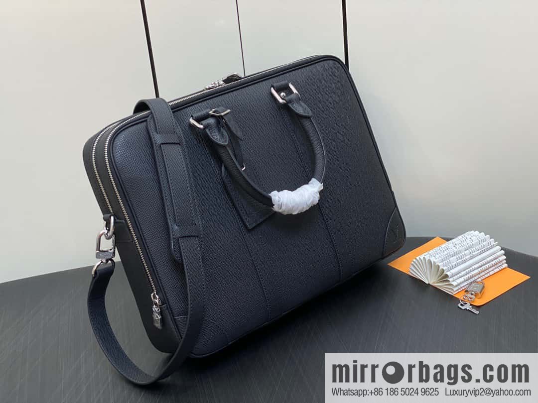 [Original order boutique] M30967 black full leather cross pattern briefcase series, this Voyage large briefcase