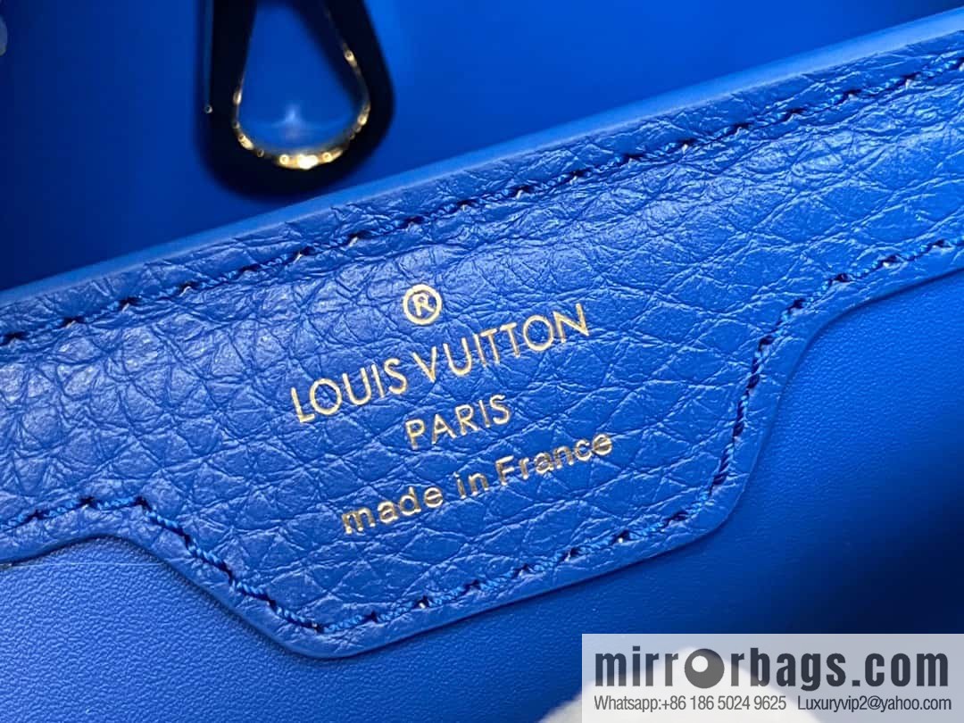 [Original order boutique] M81409 blue ostrich, full leather cap that English series Capucines small handbag