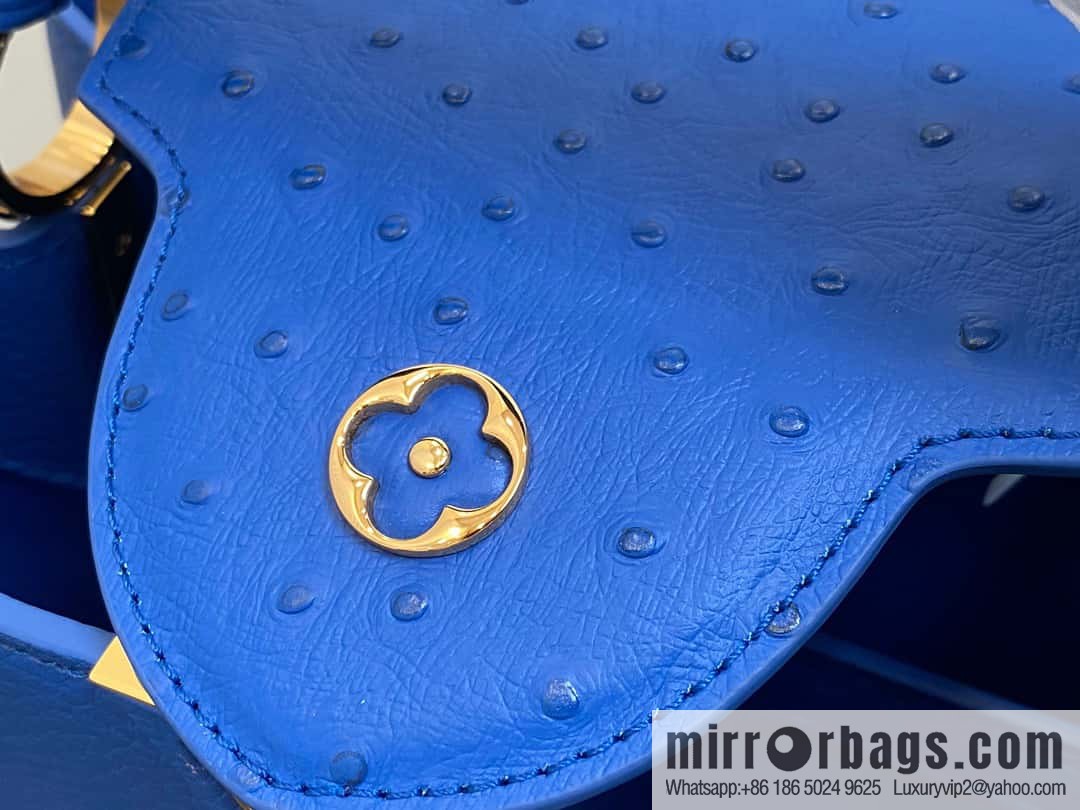 [Original order boutique] M81409 blue ostrich, full leather cap that English series Capucines small handbag