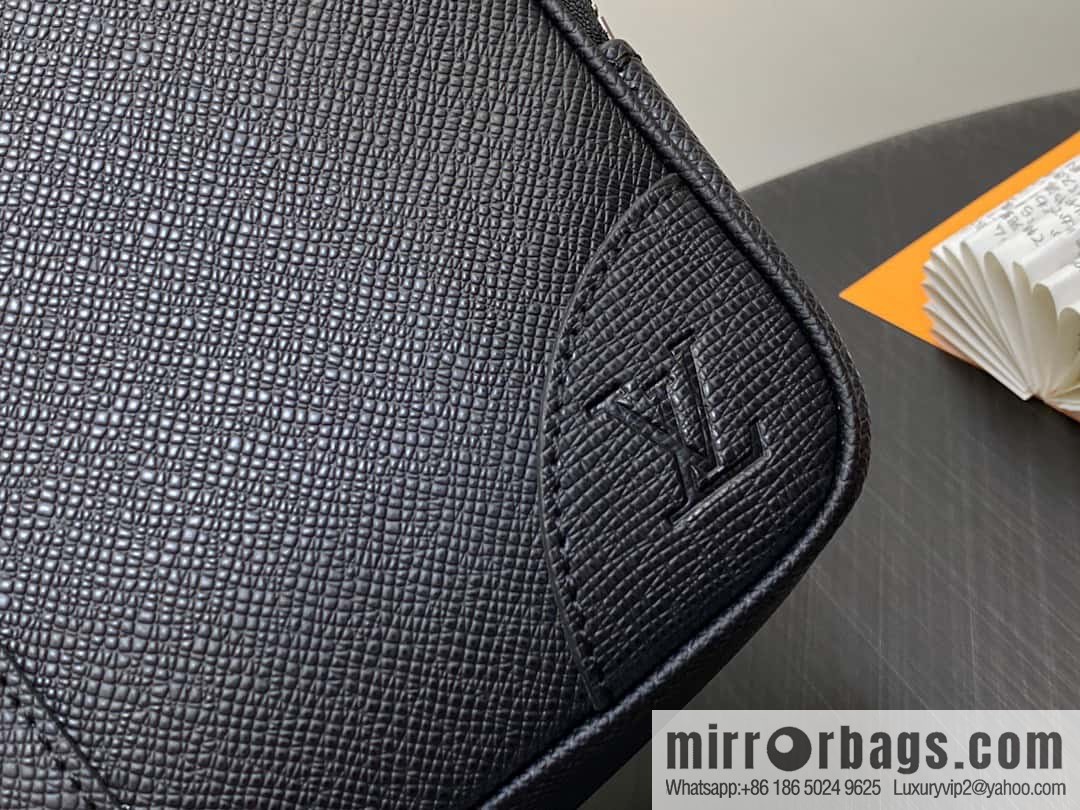 [Original order boutique] M30967 black full leather cross pattern briefcase series, this Voyage large briefcase