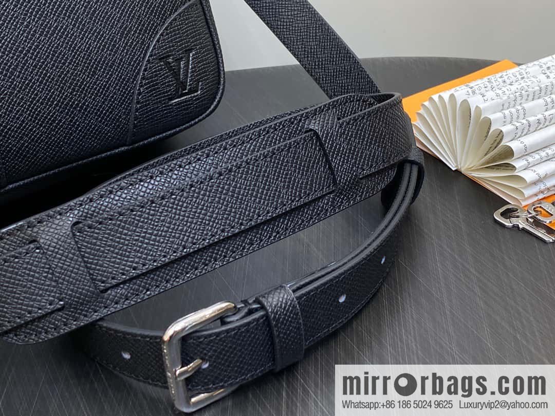 [Original order boutique] M30967 black full leather cross pattern briefcase series, this Voyage large briefcase