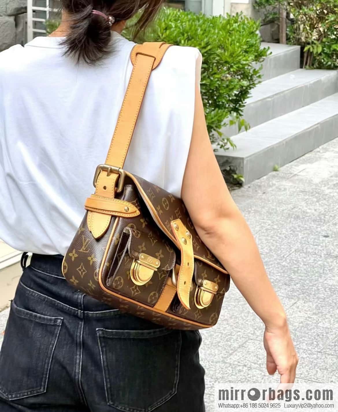 [Original single boutique] M40027 monogram medieval Manhattan shoulder bag series Vintage handbag Manhattan Seine portable shoulder armpit bag