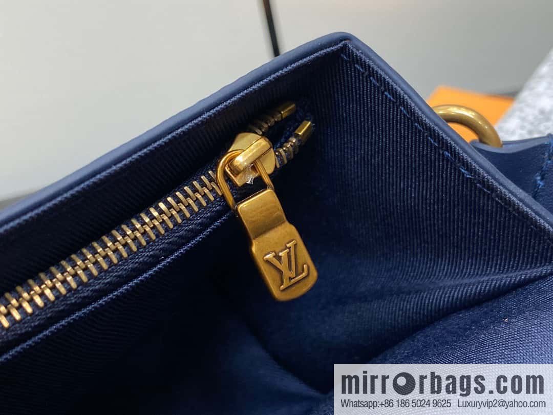 [Original order boutique] M82900 blue flame, men's bag messenger bag series, new Steamer series messenger bag