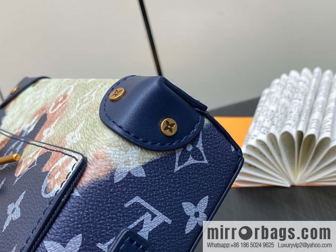 [Original order boutique] M82900 blue flame, men's bag messenger bag series, new Steamer series messenger bag