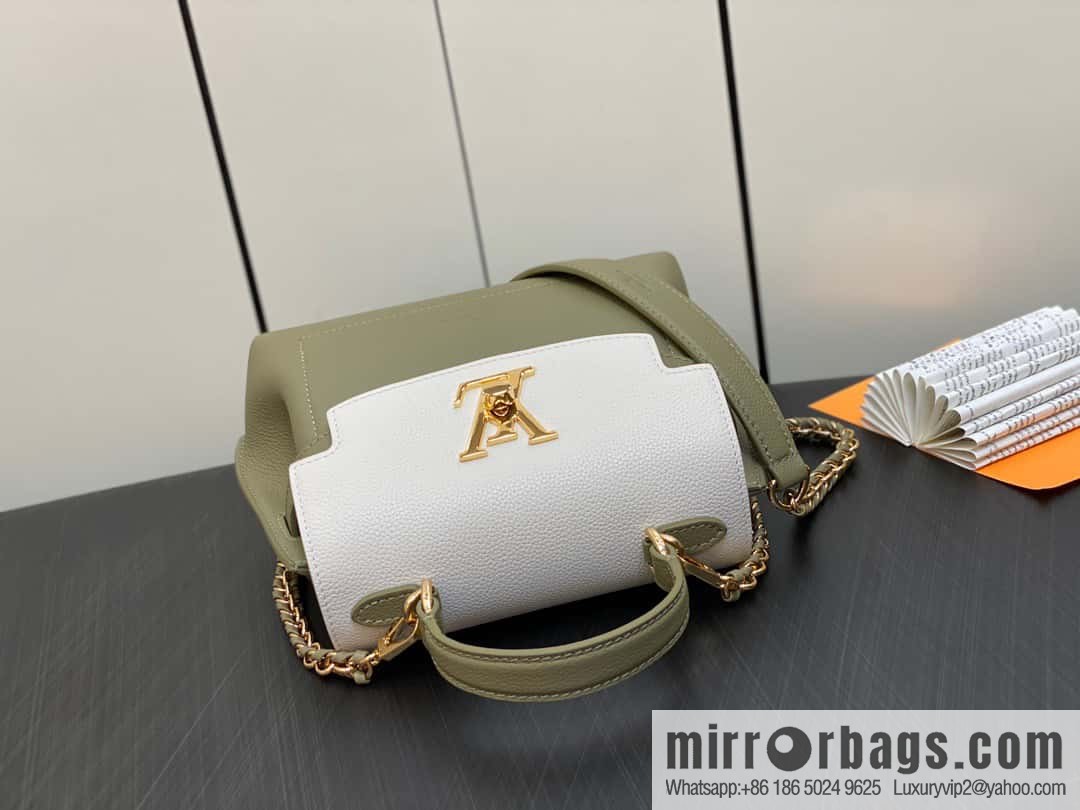 [Original order boutique] M21088 green, full leather chain bag series, this Lockme Ever mini handbag.