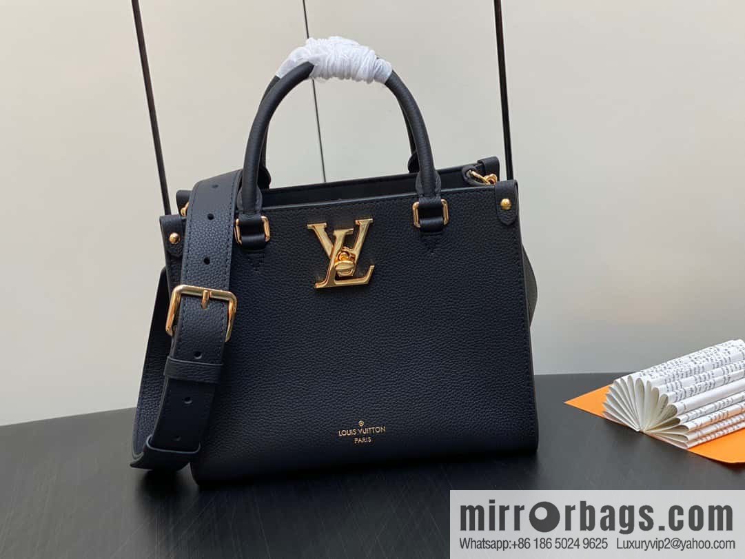 [Original order boutique] M22311 black full leather square bag series Lock & Go handbag M23637