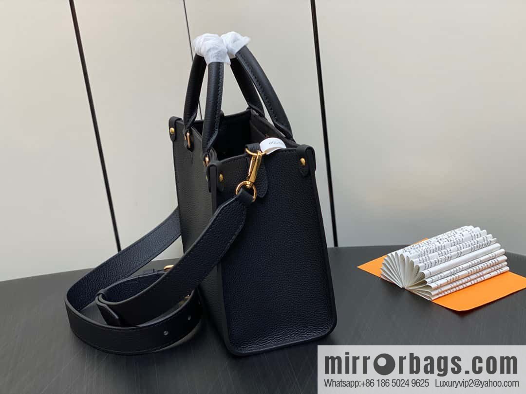 [Original order boutique] M22311 black full leather square bag series Lock & Go handbag M23637