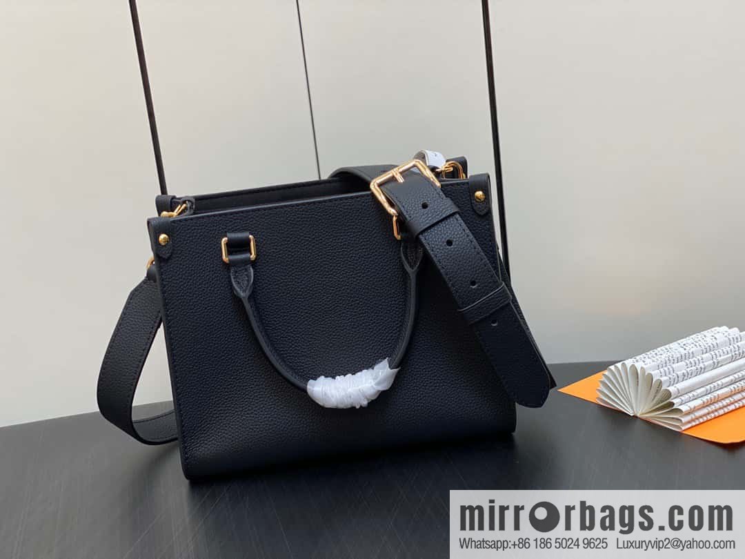 [Original order boutique] M22311 black full leather square bag series Lock & Go handbag M23637