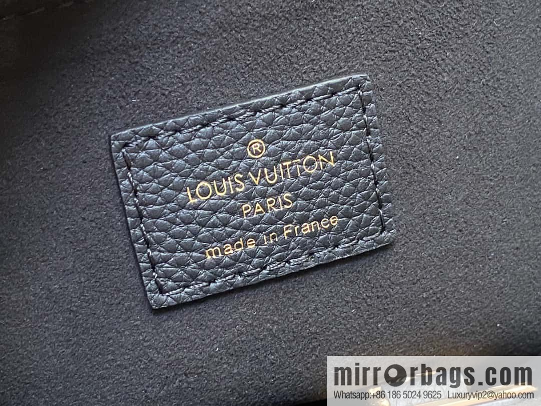 [Original order boutique] M22311 black full leather square bag series Lock & Go handbag M23637