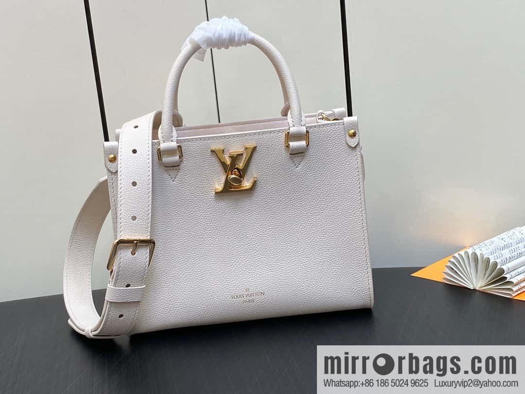 [Original order boutique] M23637 white, full leather square bag series Lock & Go handbag M22311