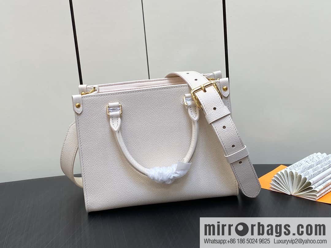 [Original order boutique] M23637 white, full leather square bag series Lock & Go handbag M22311