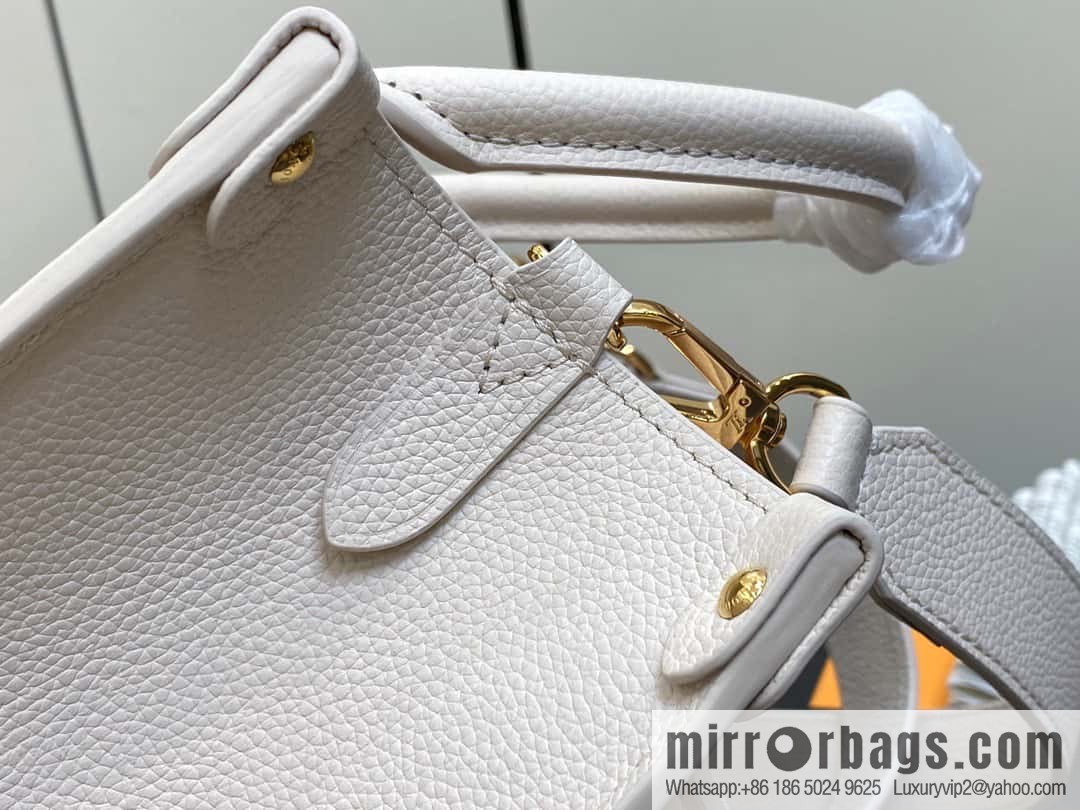 [Original order boutique] M23637 white, full leather square bag series Lock & Go handbag M22311