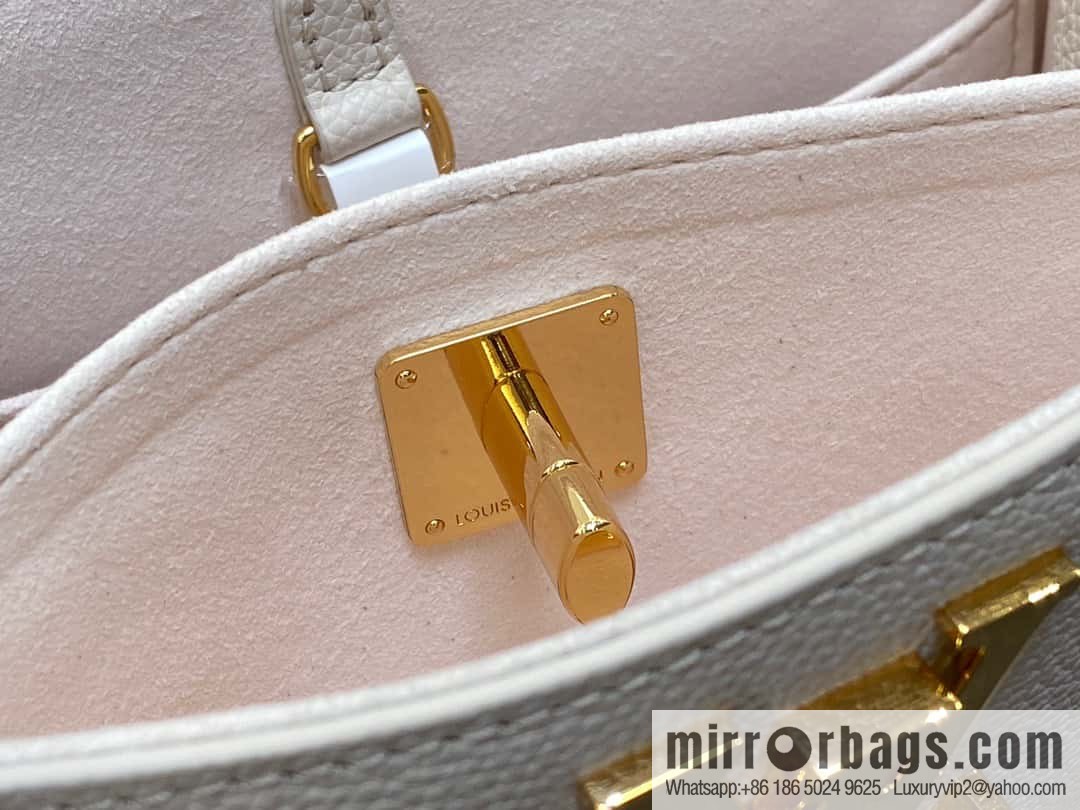 [Original order boutique] M23637 white, full leather square bag series Lock & Go handbag M22311