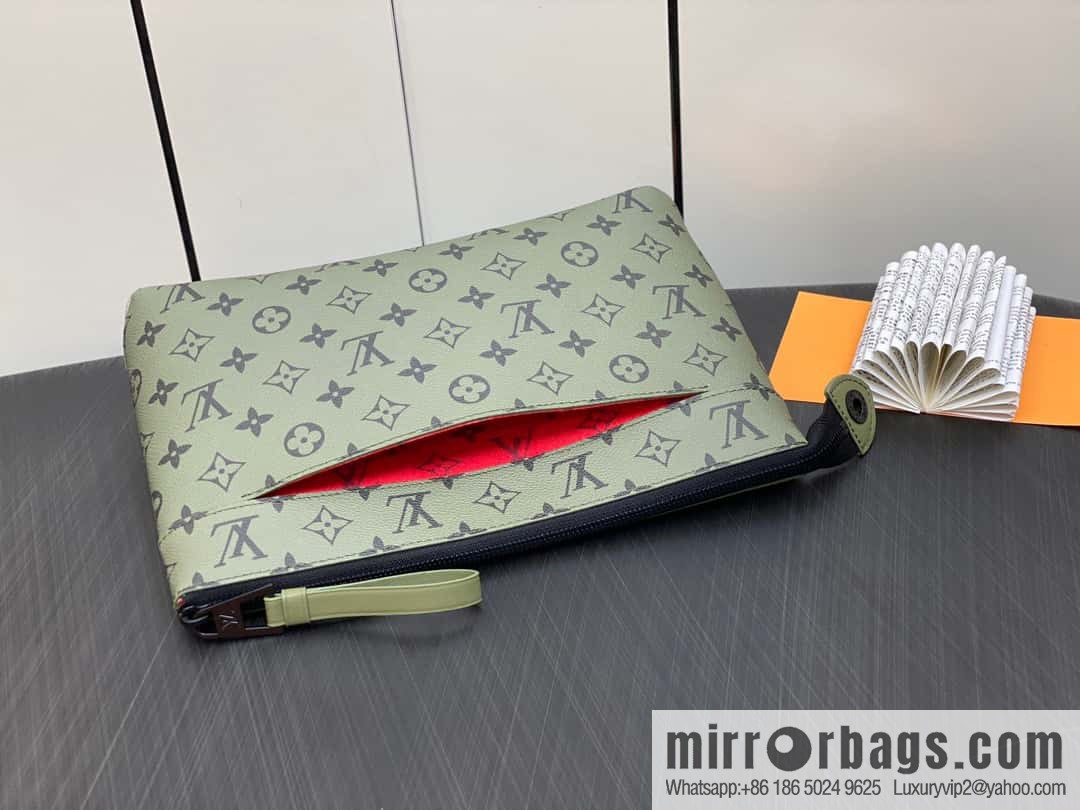 [Original order boutique] M82008 green flower clutch bag series Pochette Voyage Souple clutch bag Keepall Bandoulière 25 handbag