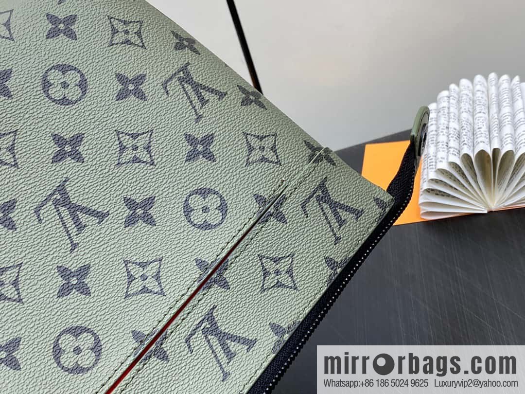 [Original order boutique] M82008 green flower clutch bag series Pochette Voyage Souple clutch bag Keepall Bandoulière 25 handbag