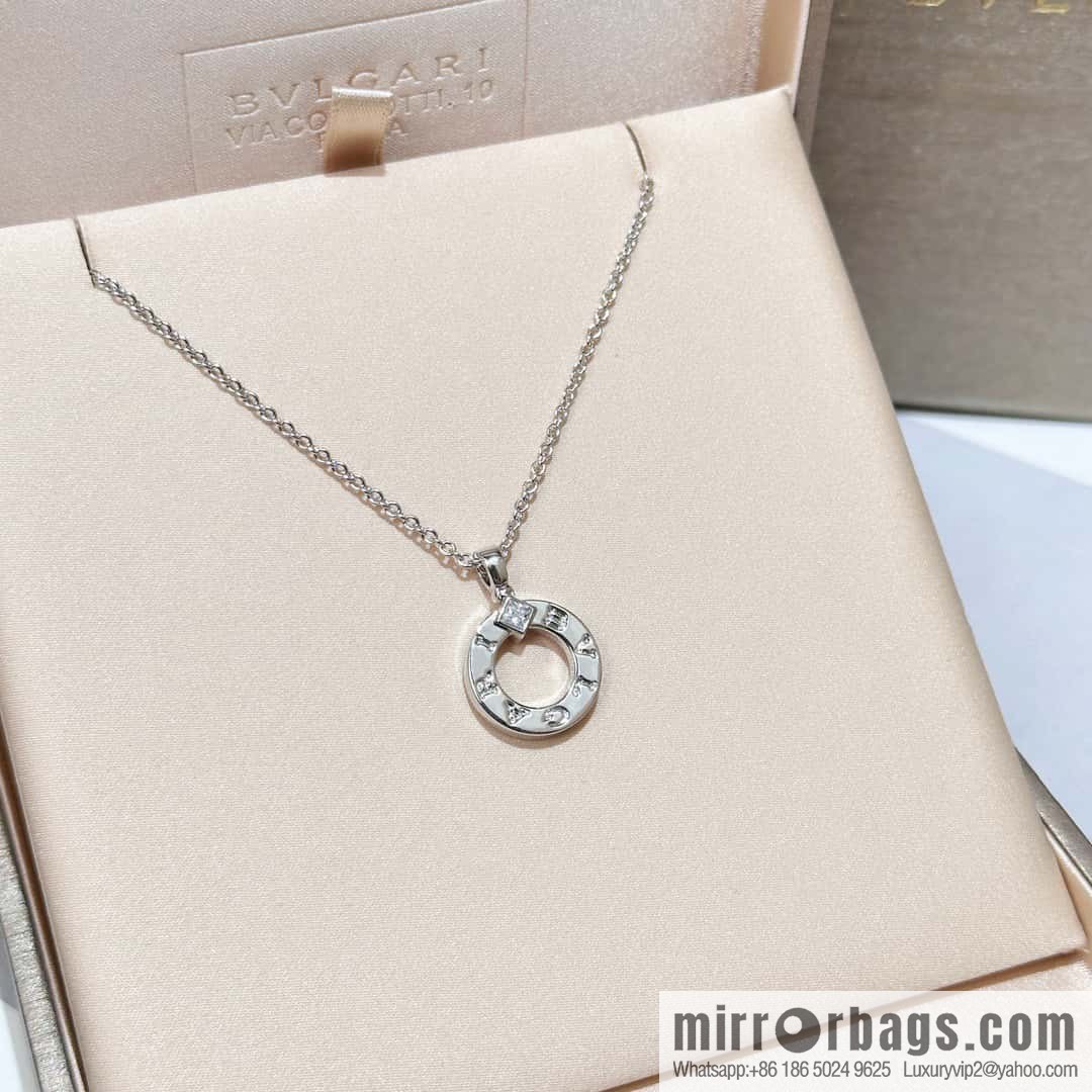 ☀BVLGARI White Diamond Round Cake Necklace  ☀️