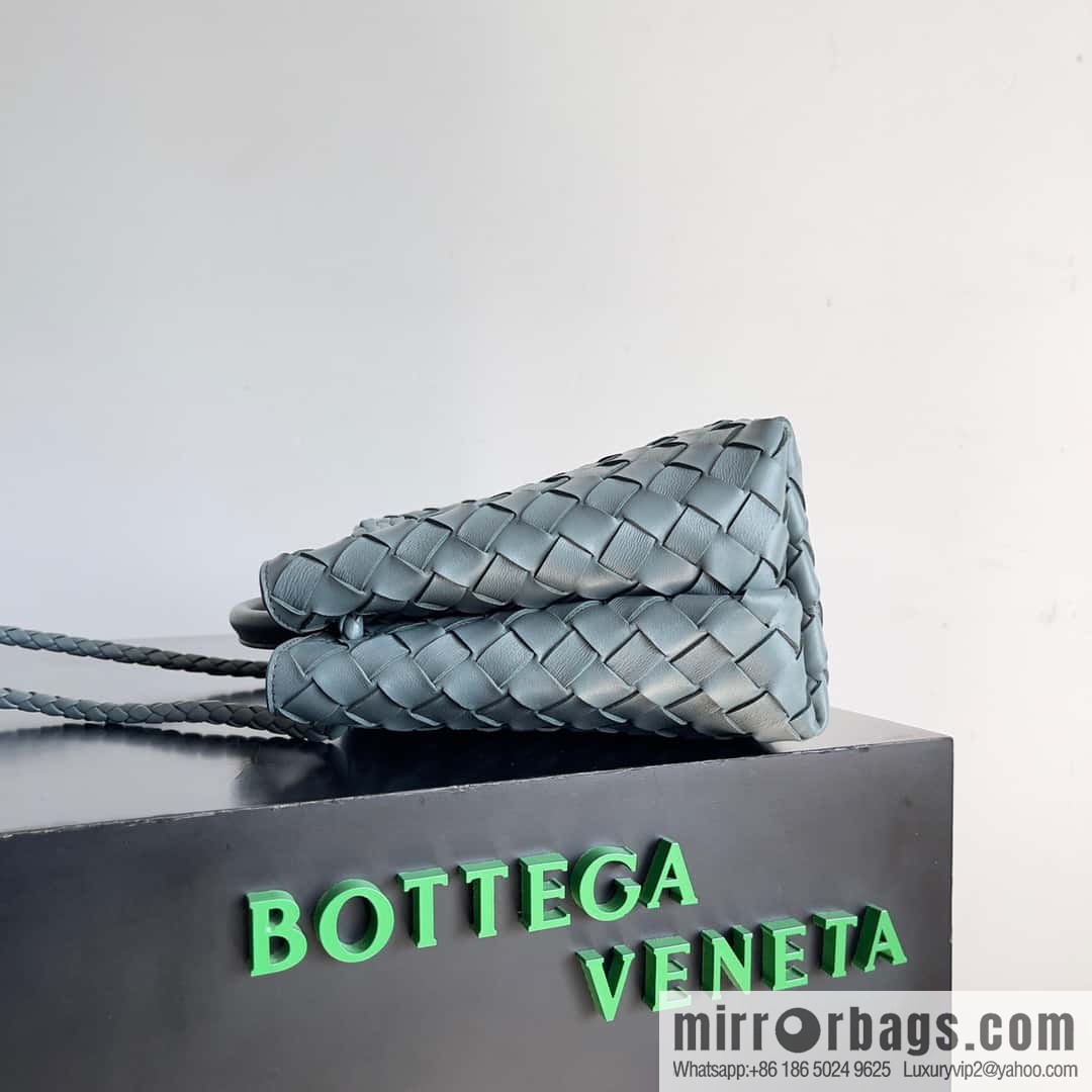 BV Bottega Veneta2023 new Andiamo small, model number: 743568 slate gray