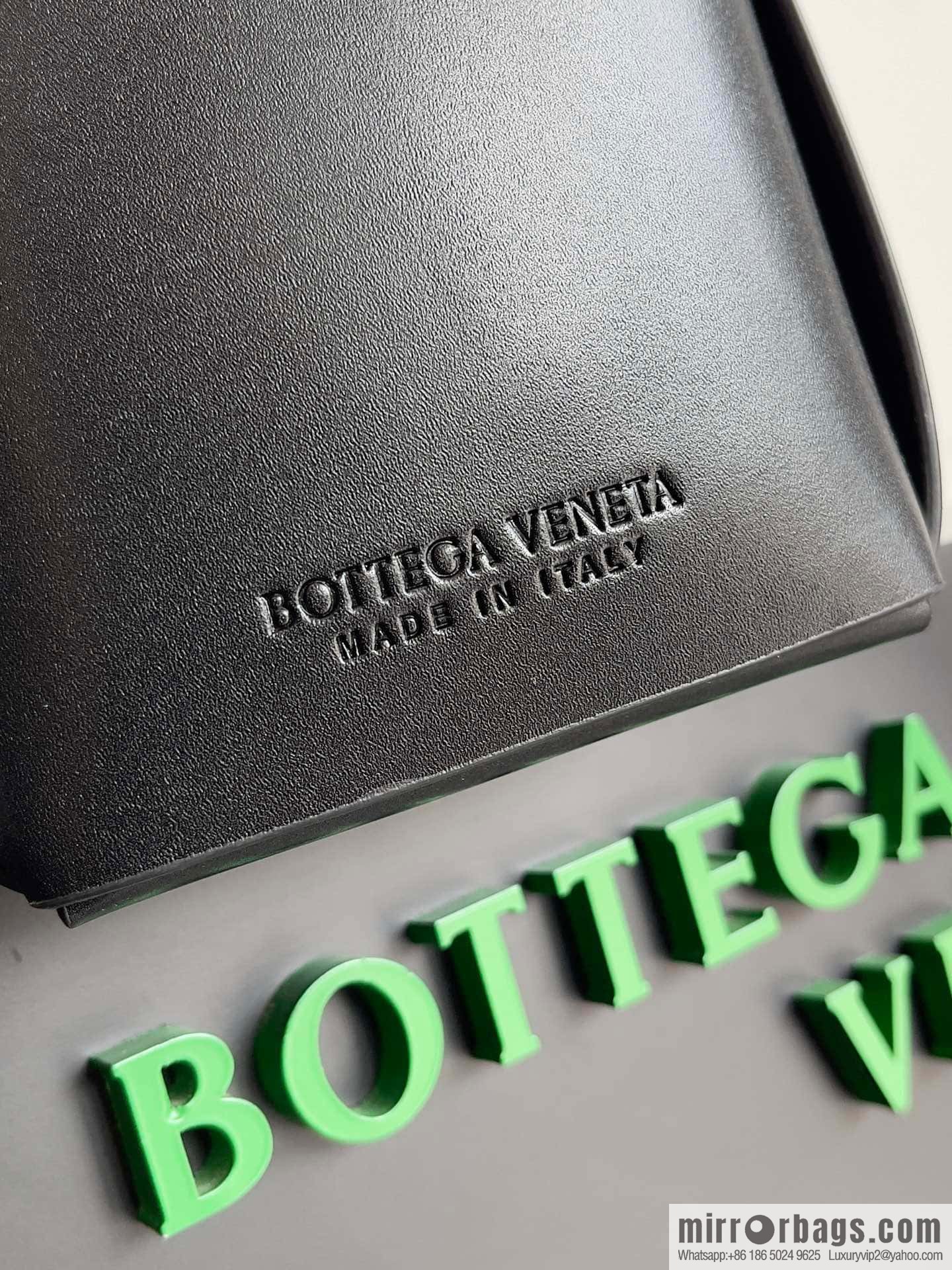 Bottega Veneta men's briefcase model number: 746358 black
