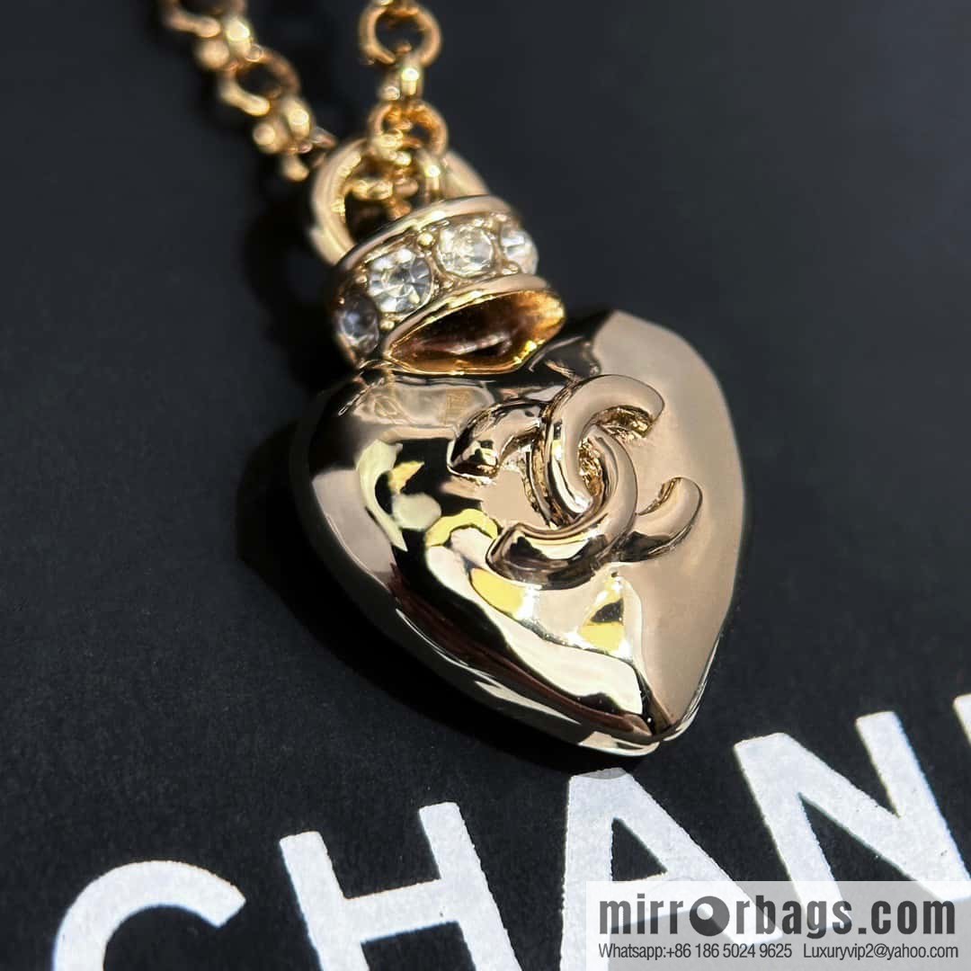 ❗️New ❗️ Chanel necklace ☀️ new ☑️ Chanel peach heart ❤️ love double c necklace ☀️