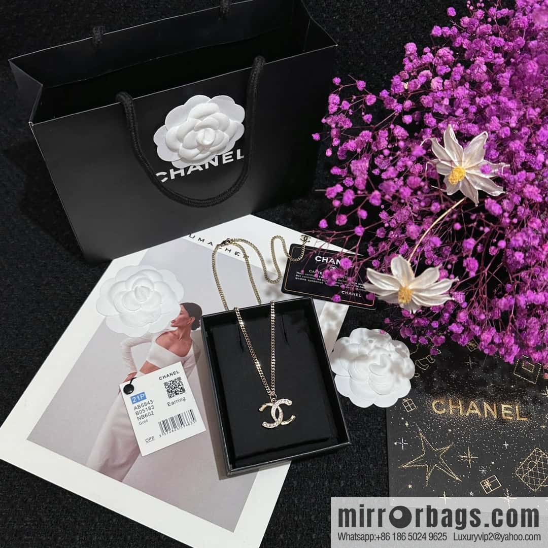 ❗️New ❗️ Chanel necklace ☀️ new ☑️ Chanel half diamond double c necklace ☀️