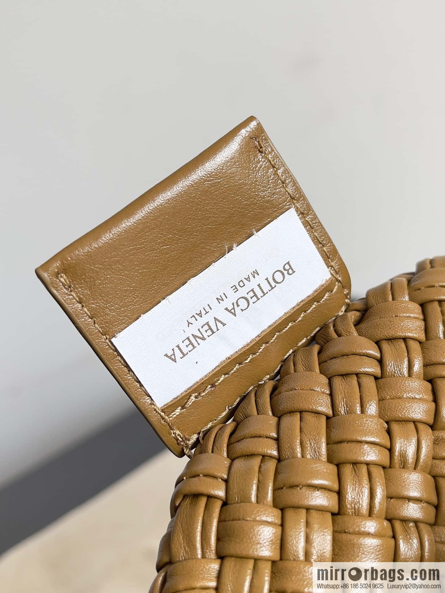 #Bv 2023 Winter Collection/Top Tosca Handbag Model Number: 716974 Mustard Green