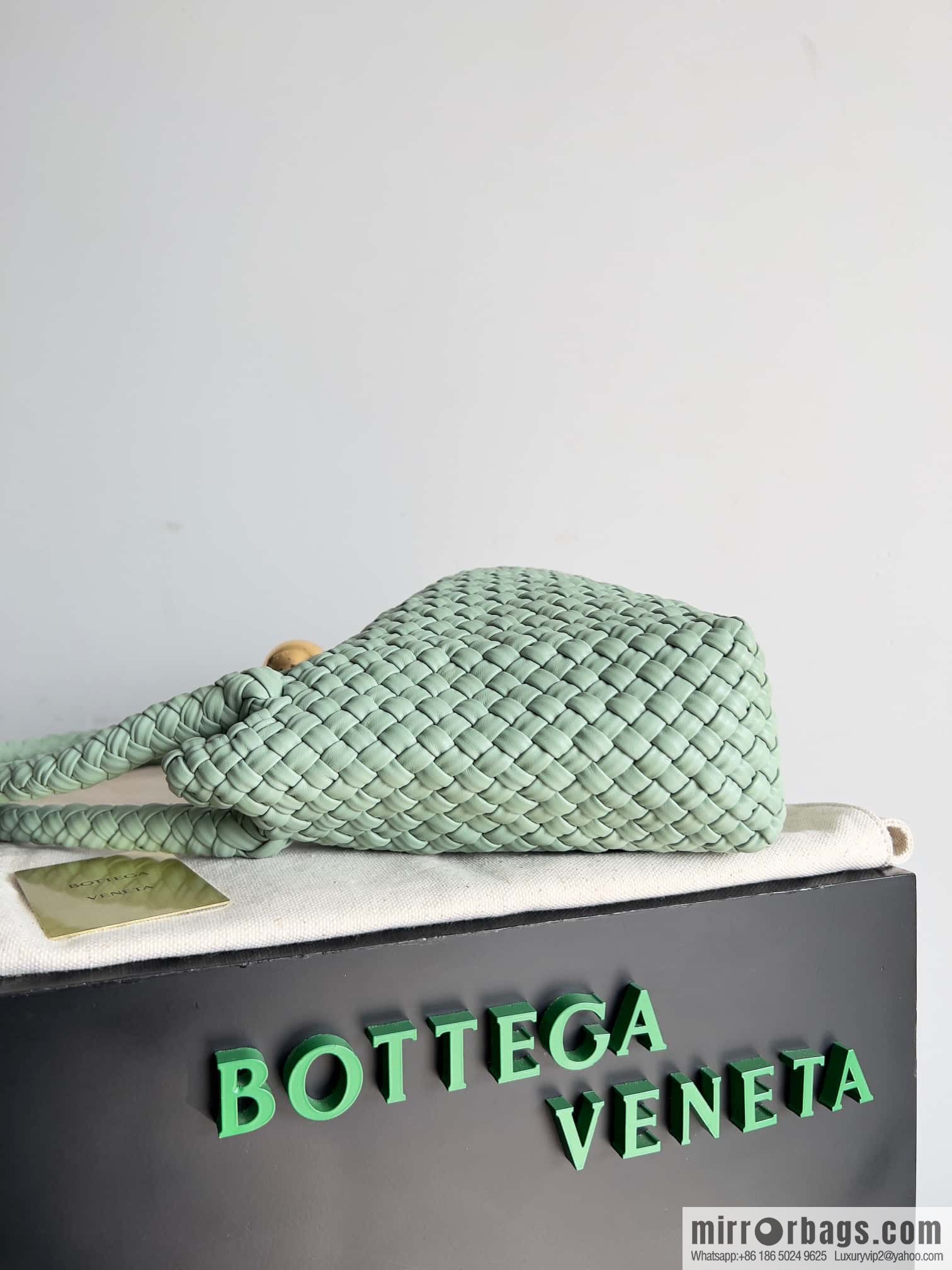 #Bv 2023 Winter Collection/Top Tosca Handbag Model Number: 716974 Sage Green