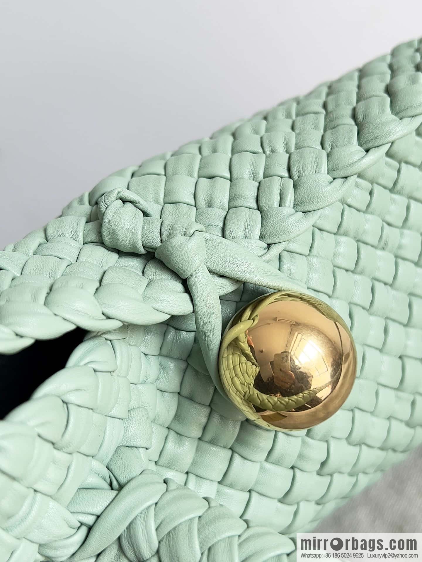 #Bv 2023 Winter Collection/Top Tosca Handbag Model Number: 716974 Sage Green