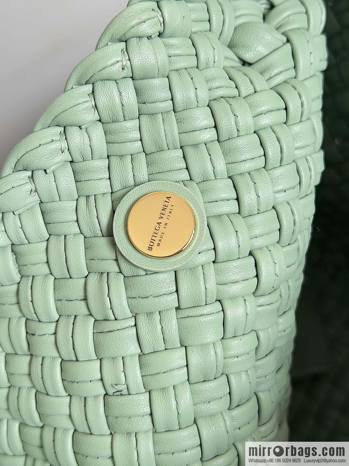 #Bv 2023 Winter Collection/Top Tosca Handbag Model Number: 716974 Sage Green