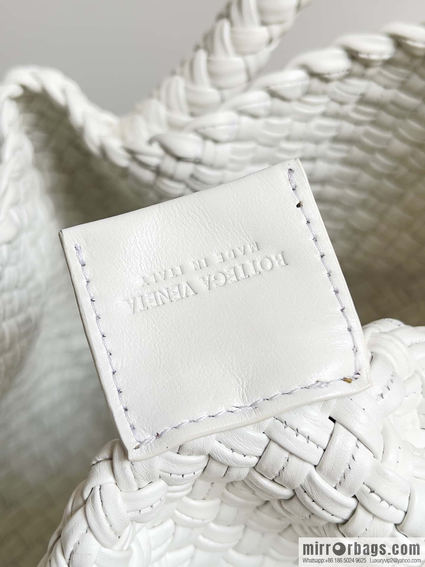 #Bv 2023 Winter Collection/Top Tosca Handbag Model Number: 716974 White
