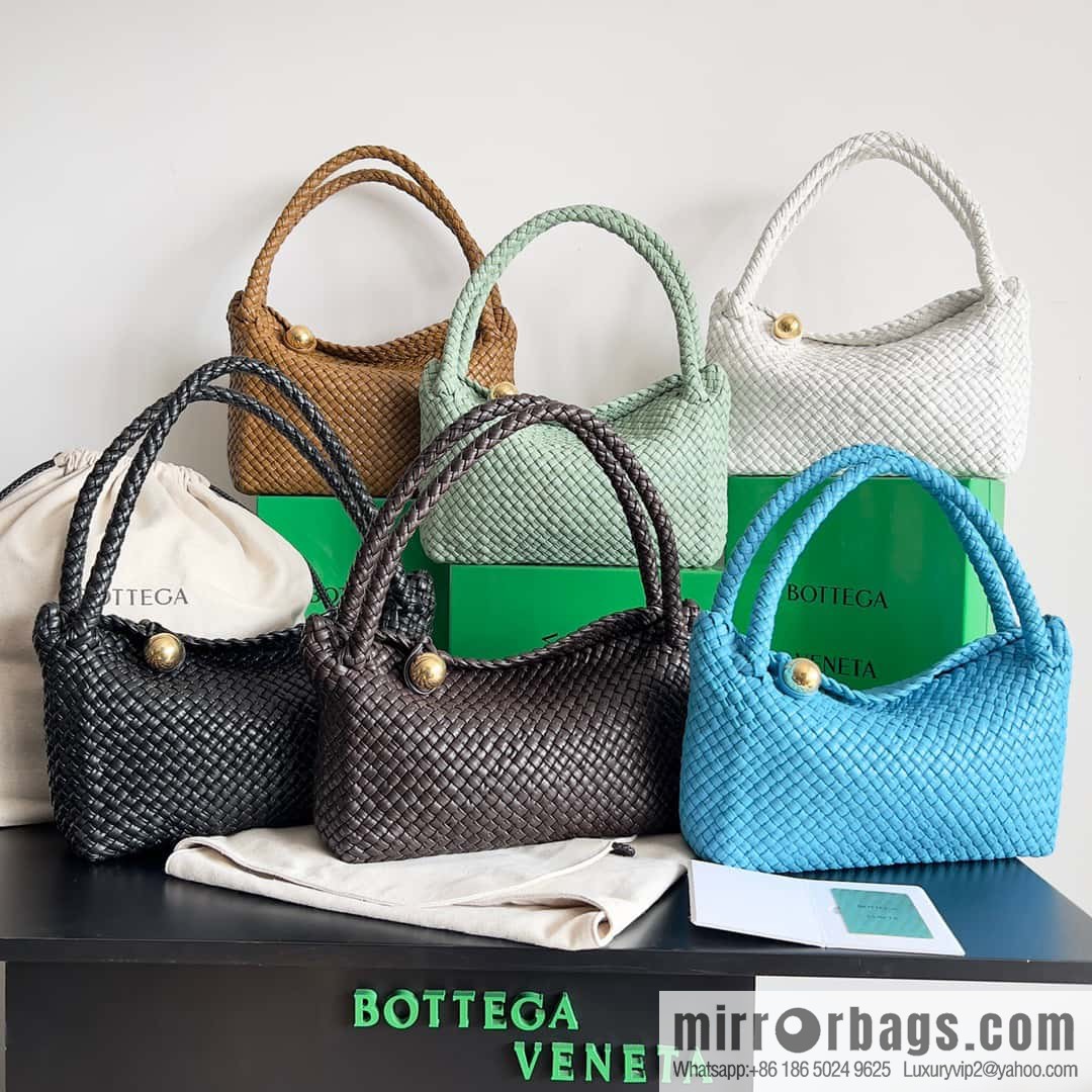 #Bv 2023 Winter Collection/Top Tosca Handbag Model Number: 716974 Chocolate Color