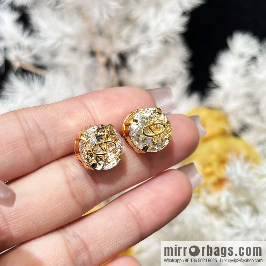 ❗️New ❗️ New ☑️ VALENTINO single diamond stud earrings