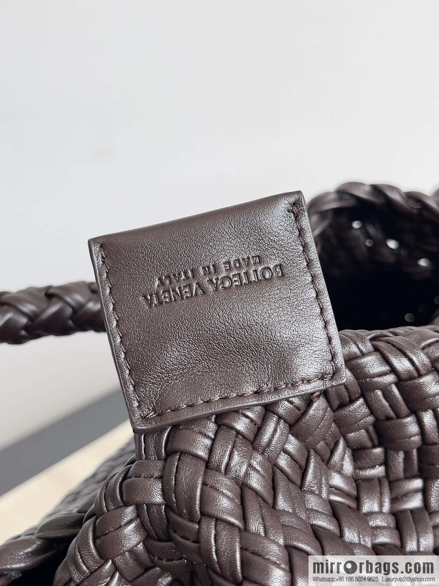 #Bv 2023 Winter Collection/Top Tosca Handbag Model Number: 716974 Chocolate Color