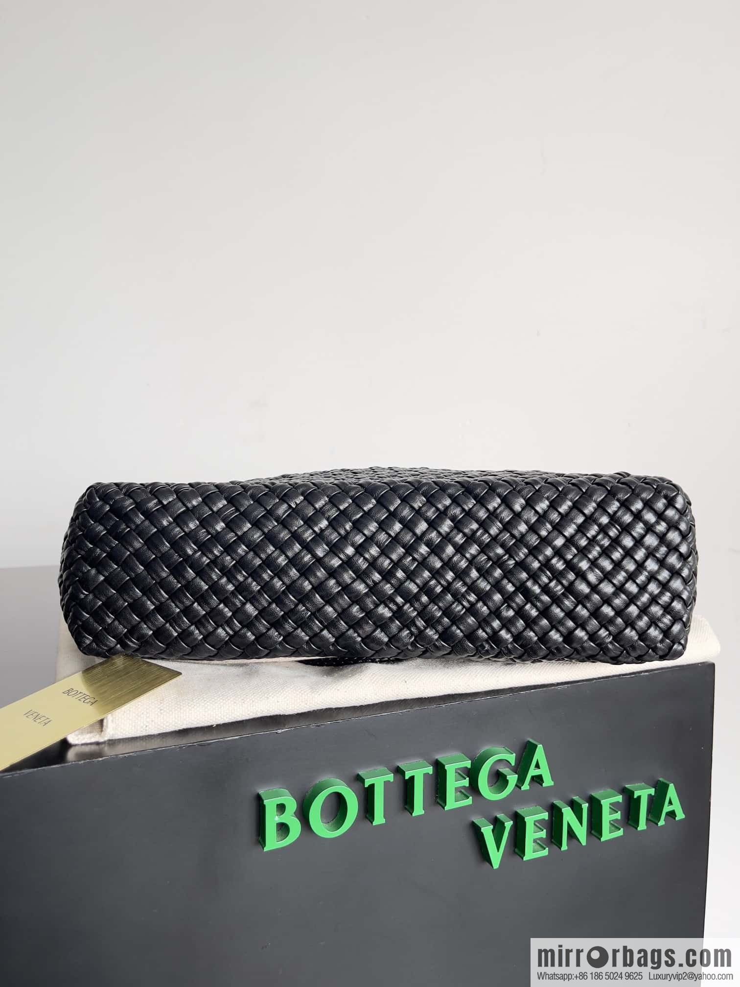 #Bv 2023 winter series/top Tosca handbag model number: 716974 black