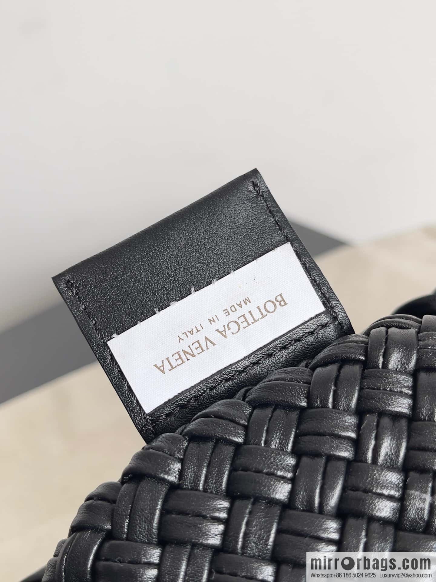 #Bv 2023 winter series/top Tosca handbag model number: 716974 black