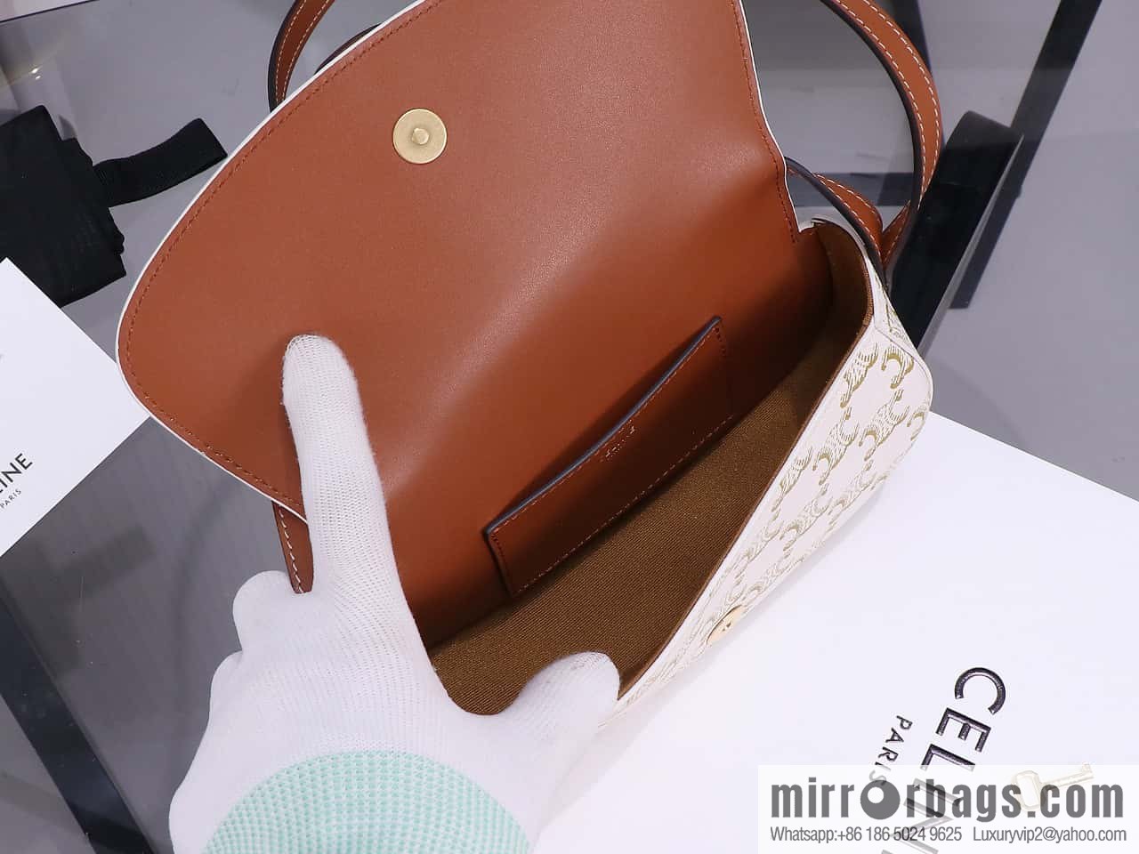 [Premium quality, all-steel hardware 】 𝗖𝗘𝗟𝗜𝗡𝗘 | 𝗧𝗔𝗕𝗢𝗨 𝗖𝗟𝗨𝗧𝗖𝗛 𝗕𝗮𝗴 padlock bag, model: 101593