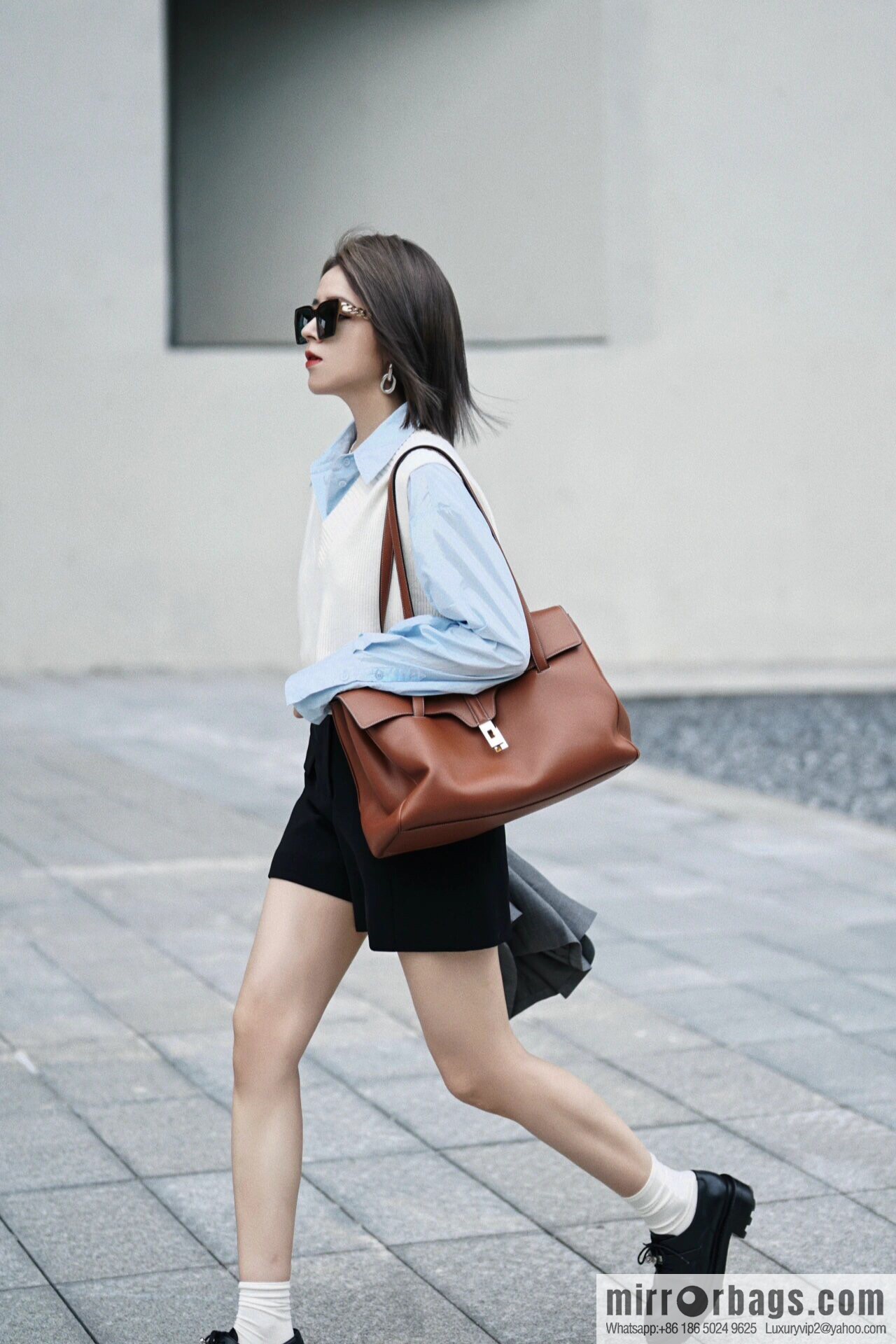[Premium quality, all-steel hardware] CELINE Soft 16 large, plain beef leather (fabric) soft handbag, number: 194043CR4.04LU