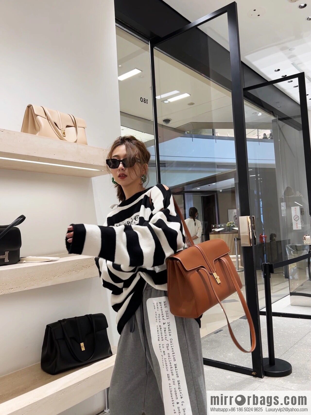 [Premium quality, all-steel hardware] CELINE Soft 16 large, plain beef leather (fabric) soft handbag, number: 194043CR4.04LU