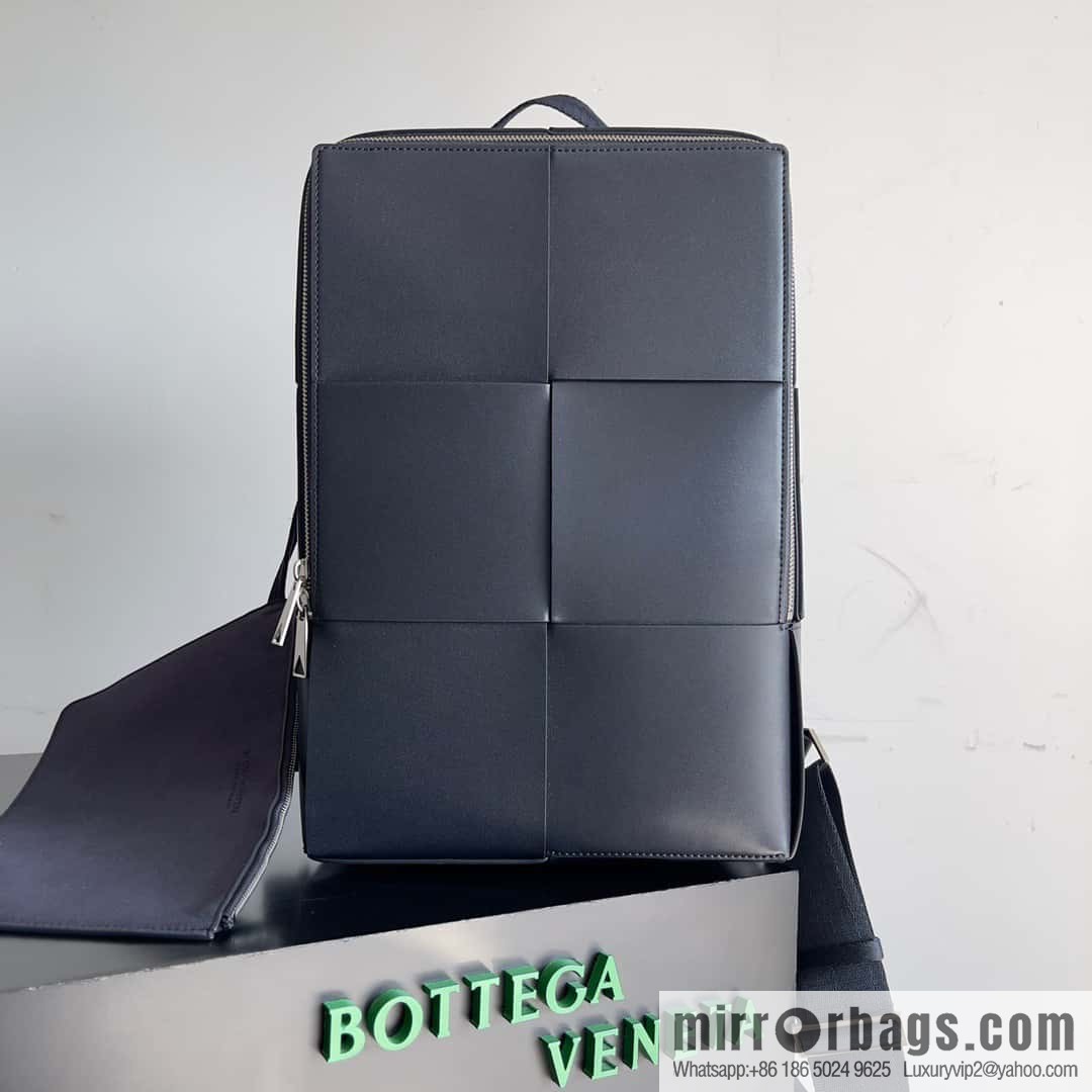 BV's latest large woven shoulder backpack model number: 680092