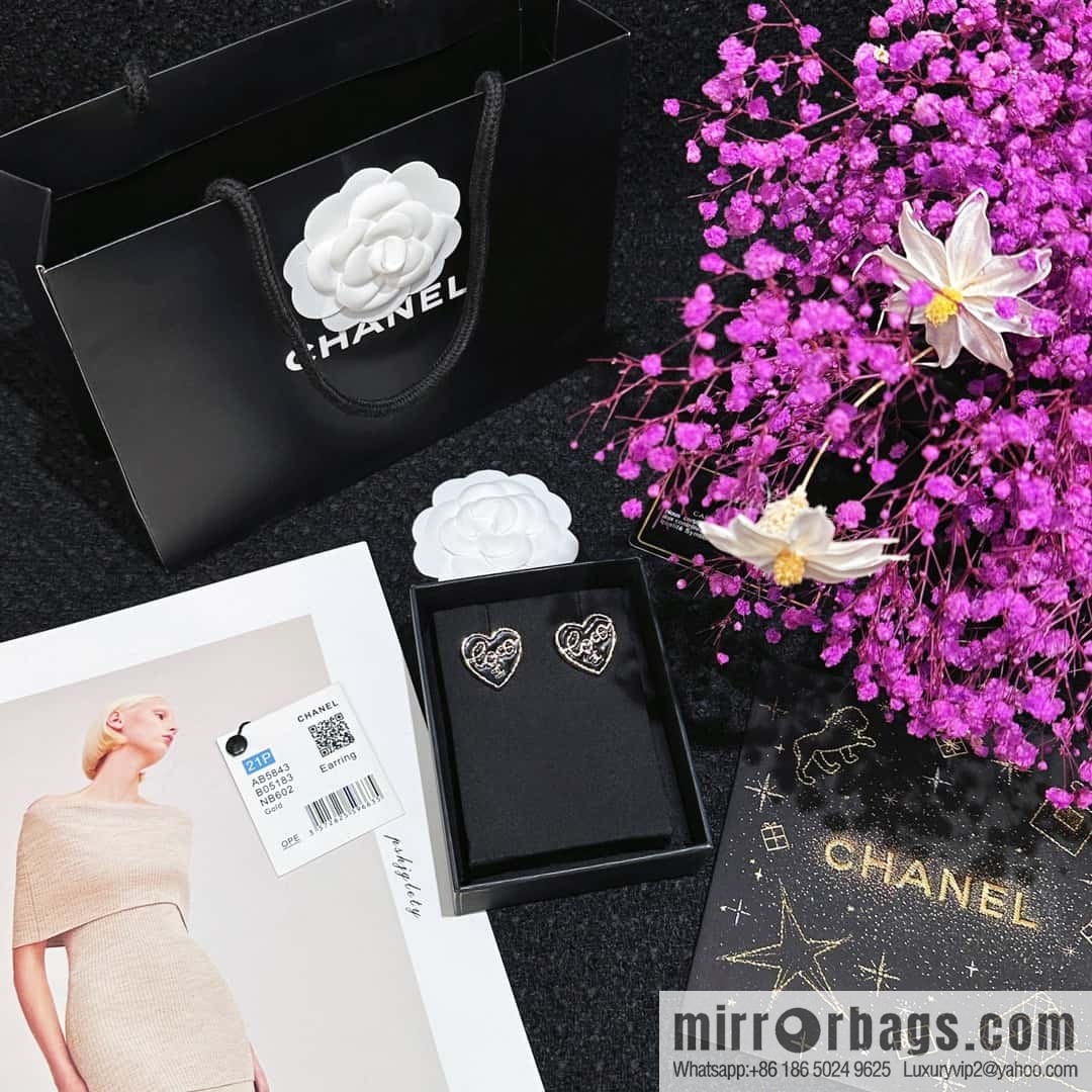 ❗️New ❗️☀️ new ☑️ chanel c1 double c peach heart love stud earrings ☀️