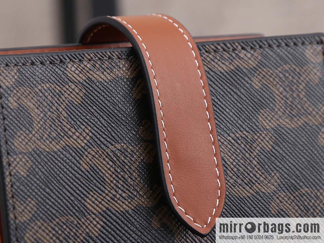 [Premium quality, all-steel hardware] [CELIEN · Celine] Small logo printed sheep leather (fabric) lace wallet TRIOMPHE number: 100262