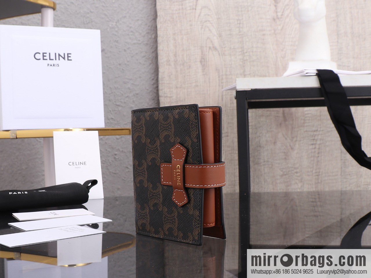 [Premium quality, all-steel hardware] [CELIEN · Celine] Small logo printed sheep leather (fabric) lace wallet TRIOMPHE number: 100262