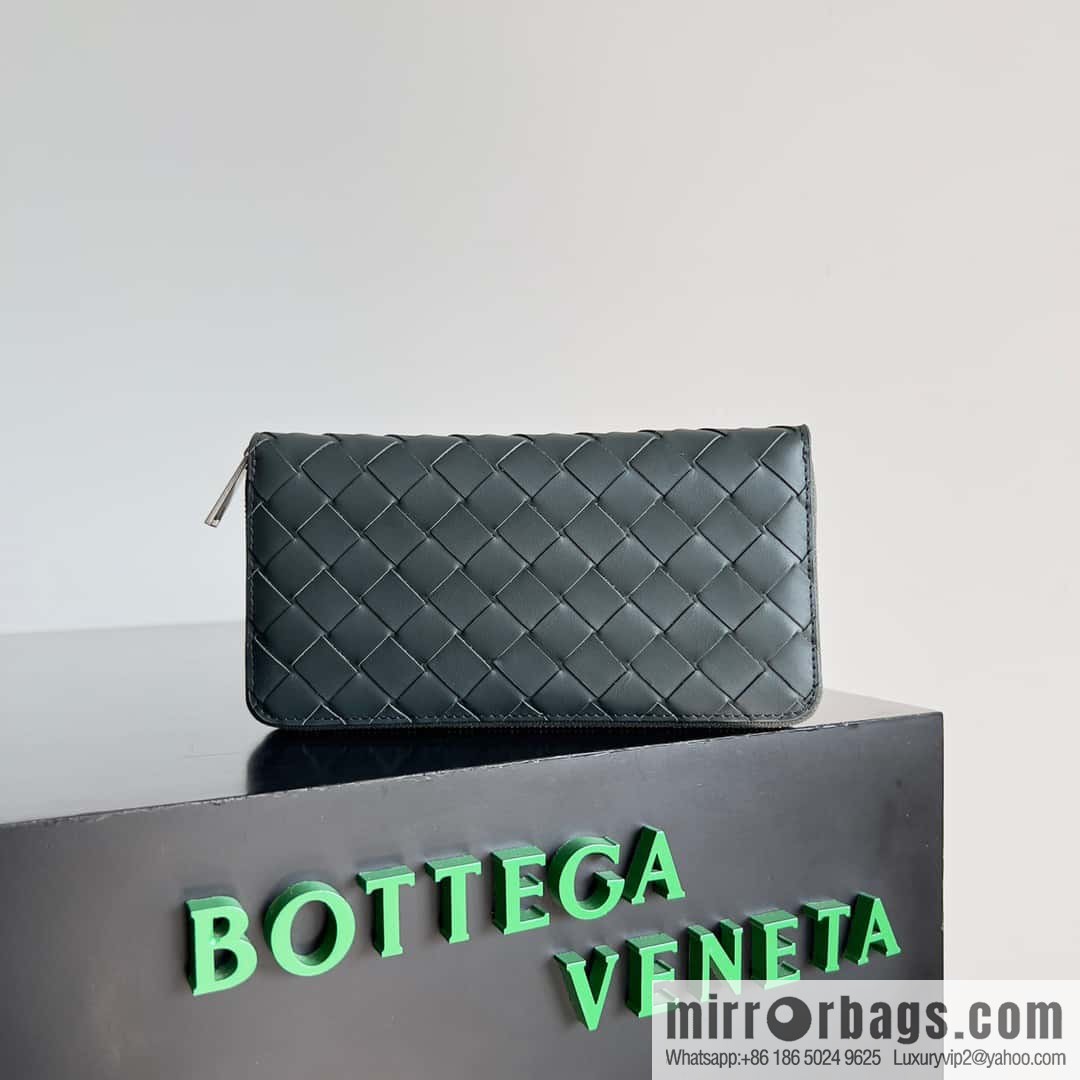 #Bv Men's woven wallet model number: 593217 dark green