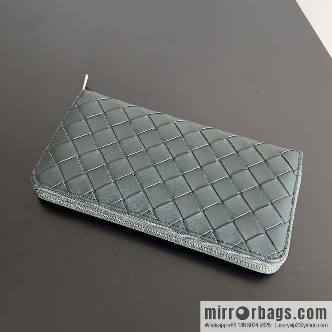 #Bv Men's woven wallet model number: 593217 dark green