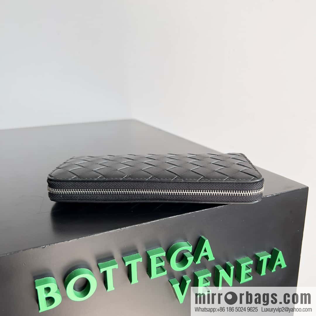 #Bv men's woven wallet model number: 593217 black with green