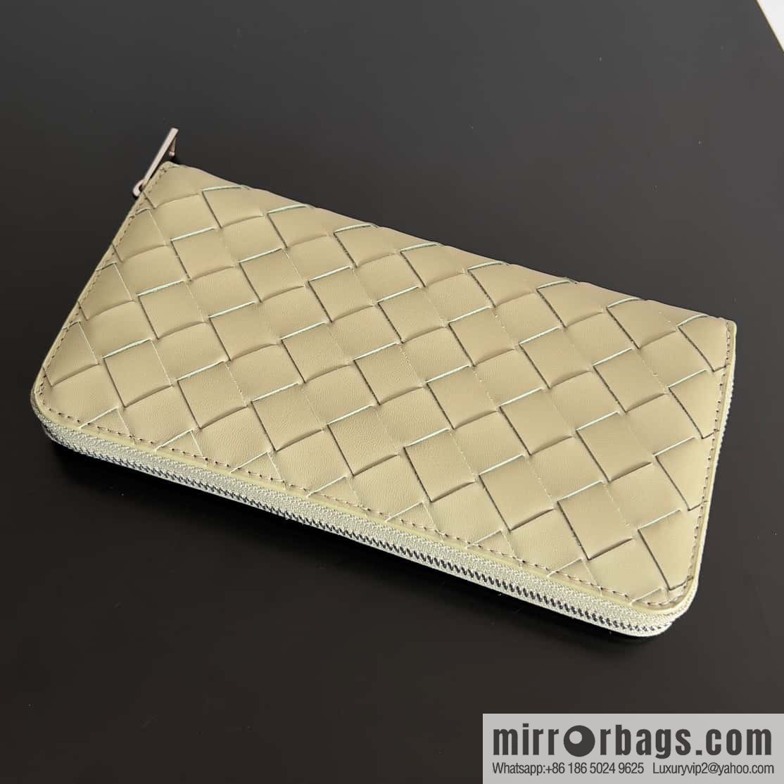 #Bv Men's woven wallet model number: 593217 Travertine green